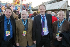 HannoverOktoberfestFassanstich, Prominente, Umzug(Foto/Rainer Surrey)