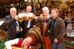 HannoverOktoberfestFassanstich, Prominente, Umzug(Foto/Rainer Surrey)