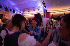 Oktoberfest2022_MissDirndl_by_SvenKeuntje_72